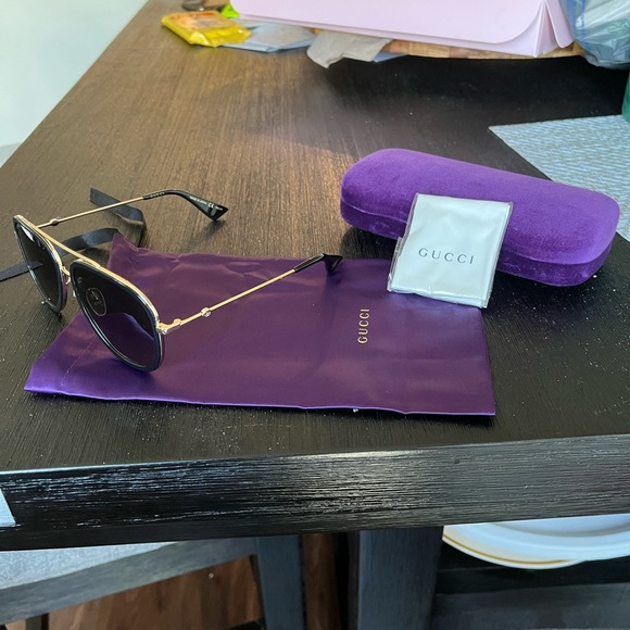 Polarized Gucci Aviators - Picture 4 of 4